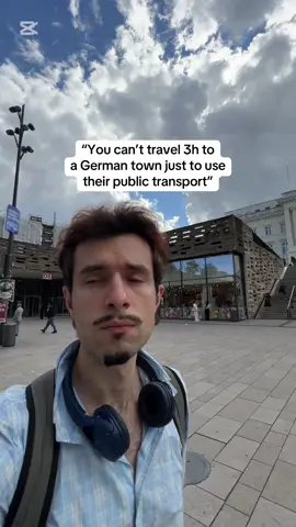 Dat dit meer dan 100 jaar bestaat ook  🤯 #schwebebahn #publictransport #deutschlandticket #suspensionrailway #solotravel 