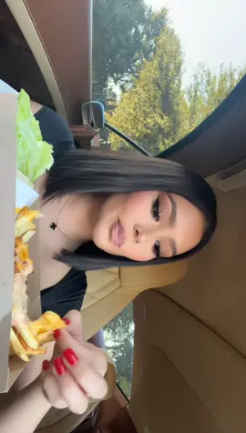 In-N-Out or Whataburger? 🤧
