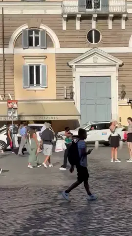Damiano y Dove en Roma hoy #fyp #paratii #damianodavid #dovecameron #ykkaar_ 