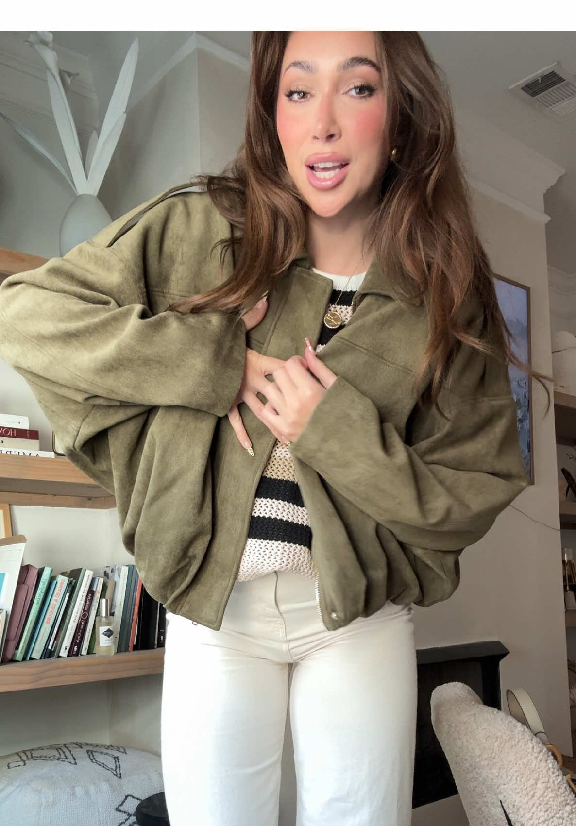 The perfect fall jacket has arrived #fallfashion #falljacket #suedejacket #fashion #OOTD 