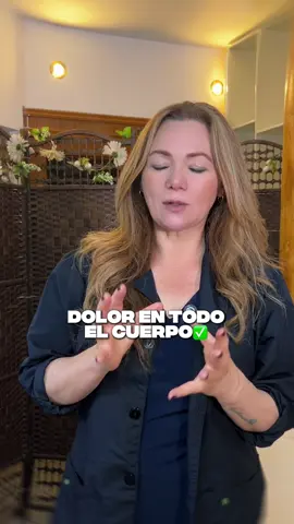 ¿Sabías que el drenaje linfático manual no solo ayuda a reducir la retención de líquidos, sino que también mejora la circulación, desinflama y potencia tu sistema inmune? Ideal para piernas cansadas, recuperación postparto o simplemente para sentirte más ligera y con bienestar. En Yaneth Spa Bogotá te ofrecemos este masaje terapéutico no invasivo, perfecto para mejorar tu salud y tu estética al mismo tiempo. Agenda tu cita y regálale a tu cuerpo el cuidado que merece. #DrenajeLinfatico #MasajeTerapéutico #masajesbogota #EstéticaBogotá #yanethesteticista  