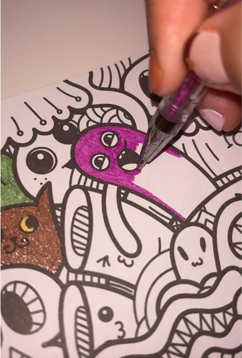 The peace of coloring with glitter gel pens ❤️‍🔥 #fyp #glittergelpens #gelpens #shuttleart #coloring 