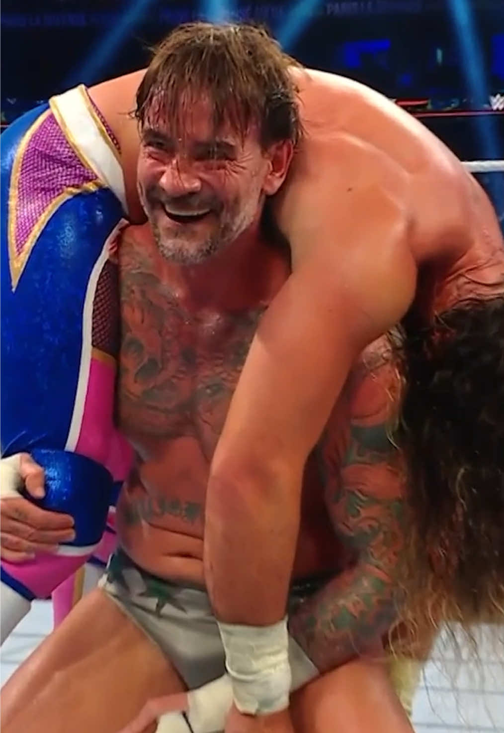 this isn’t just about the title… this is personal 😳 #WWEClash #WWE #SethRollins #CMPunk #LAKnight