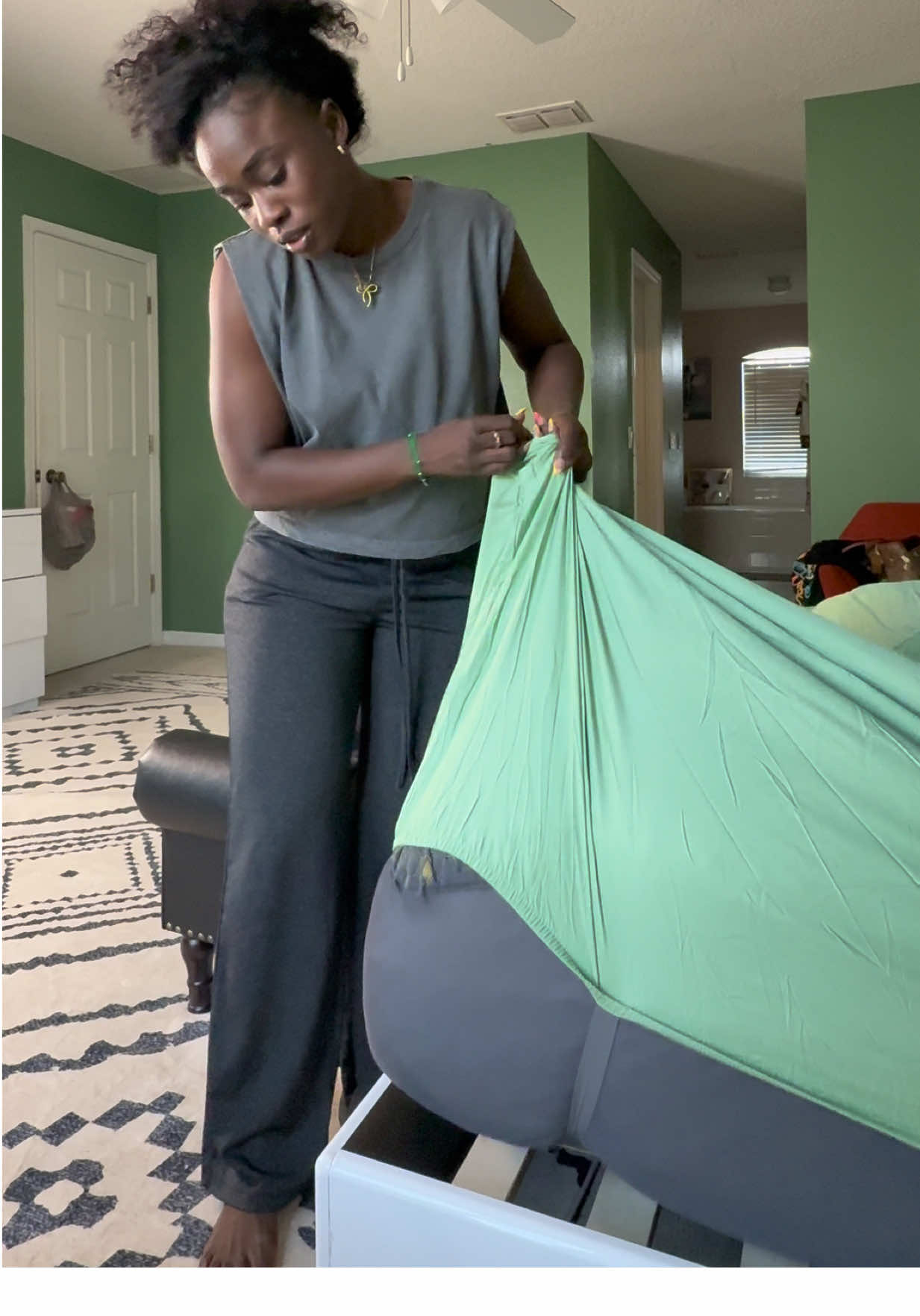 They need to make all sheets this way!!! #fittedsheet #bamboosheets #beddingsets #falldealsforyou #tiktokshoplabordaysale 