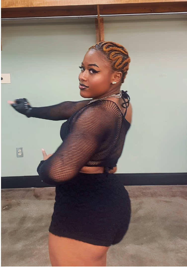 #SkrrtSkrrtChallenge 🏎️💨 Artist : @Emika Love 🔥🔥🔥 Dancers : @DesM @Makaylasimon_ @asyaxo__ @Daysha 😍😍😍 #fyp 