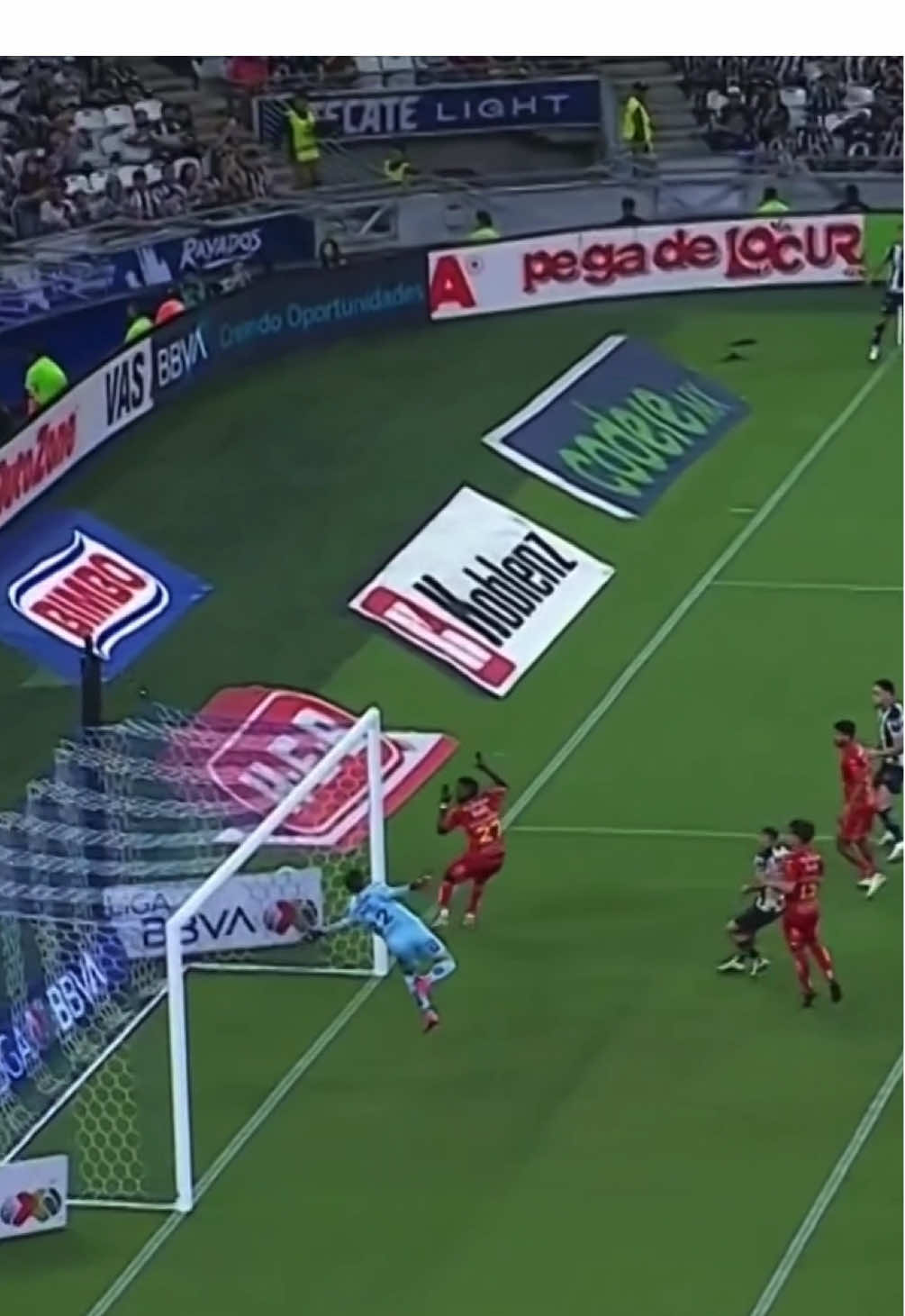 ¡SERGIO CANALES ACABA DE METER UN GOL OLÍMPICO! ⚽🔥 ¡TIENES QUE CERRAR EL ESTADIO! 🫡😮‍💨  #LigaMX ACABA DE METER UN GOL OLÍMPICO! ⚽🔥 ¡TIENES QUE CERRAR EL ESTADIO! 🫡😮‍💨 #futbol⚽️ #deportesentiktok #canales #LigaMX