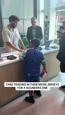 Fans trading in Messi jerseys from a Paul Rothrock jersey.  About 100 jerseys were given out for the exchange. #Sounders #InterMiamiCF #Messi #leomessi #Fyp 