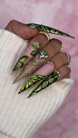 Your Nails, what a cruel kind of beautiful, the kind that autumn envy, it’s remind me of guilted leaves blowing in the wind, a story that all painting aching to be seen  • 🛍️𝐏𝐫𝐨𝐝𝐮𝐜𝐭 𝐢𝐧 𝐯𝐢𝐝𝐞𝐨 𝐚𝐭 𝐰𝐰𝐰.𝐓𝐢𝐧𝐨𝐕𝐨.𝐬𝐡𝐨𝐩  • #nailarttutorial #tinovo 