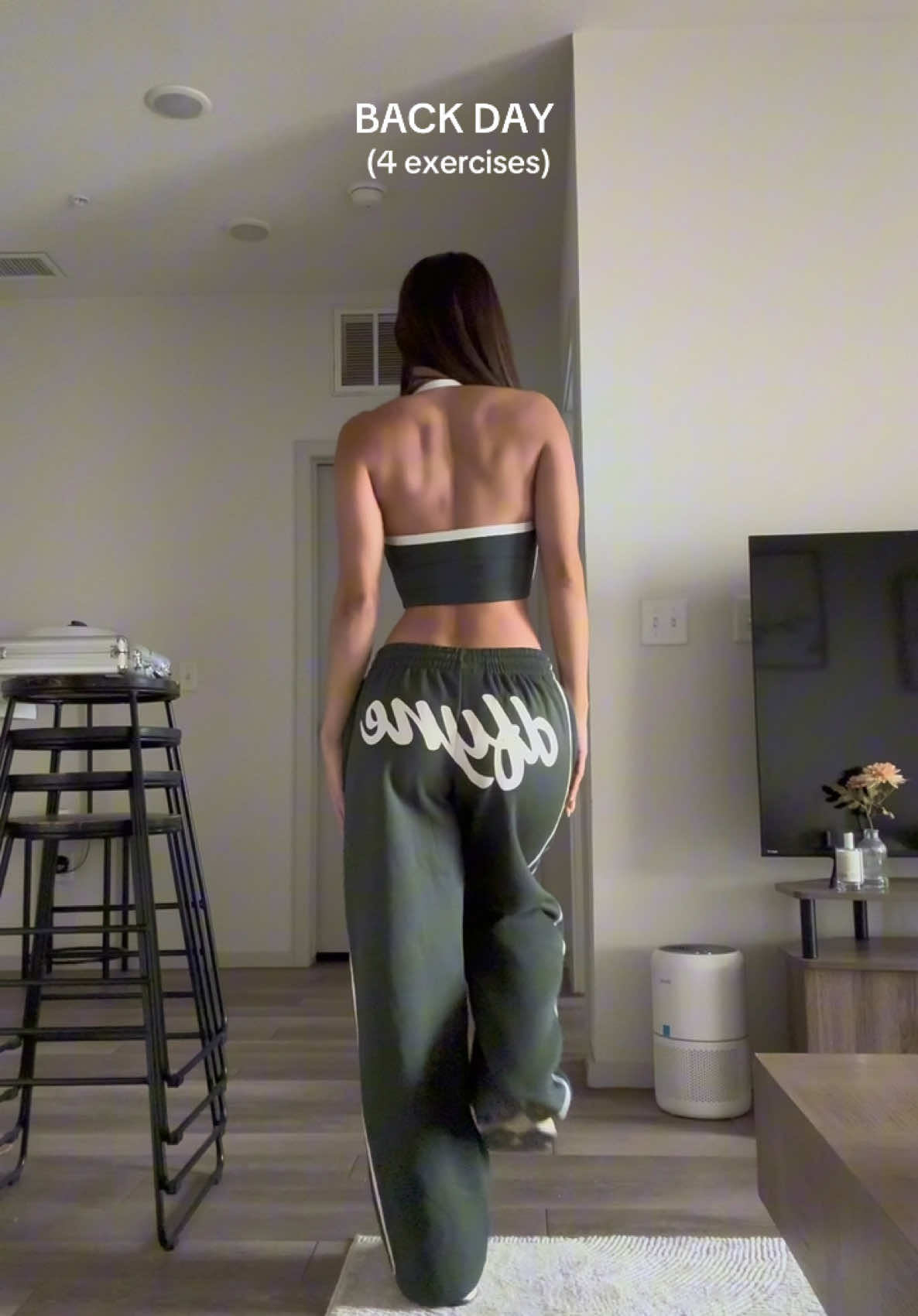wearing the new @DFYNE birthday collection dropping 9/1 @12pm BST 🫶🏼 code anisia to save !! #gymgirl #GymTok #backday #workout #fyp 