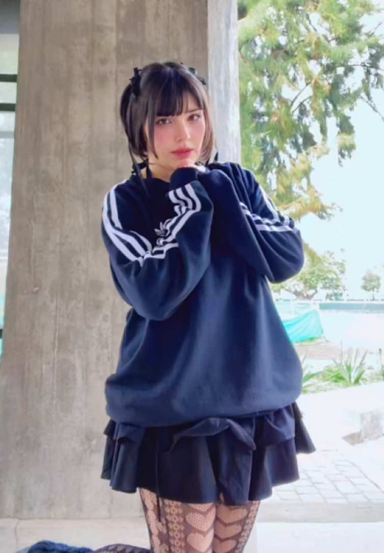 había olvidado totalmente que me aprendí esta canción;; videitos express en el ensayo general para Shuffle Festival! (๑˃̵ᴗ˂̵) No saben lo feliz que me hace todo el esfuerzo que están poniendo los grupos en el show ;; los tkm  Nos vemos el domingo? 🫵🐰 #kaigaiidol #ilife #あいらいふ #jpop #アイドル 