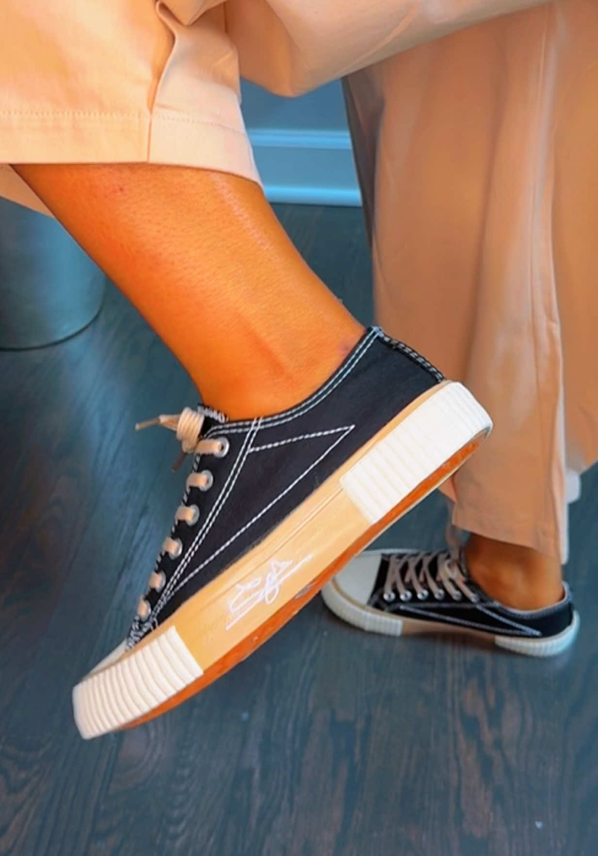 #sneakers #sneakertok #Canvas #fashiontok #OOTD #therealnettatiktokshop #fyp 