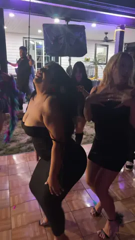 Que me lo disfrute , me lo disfrute jajaja feliz cumple para mi 🤭