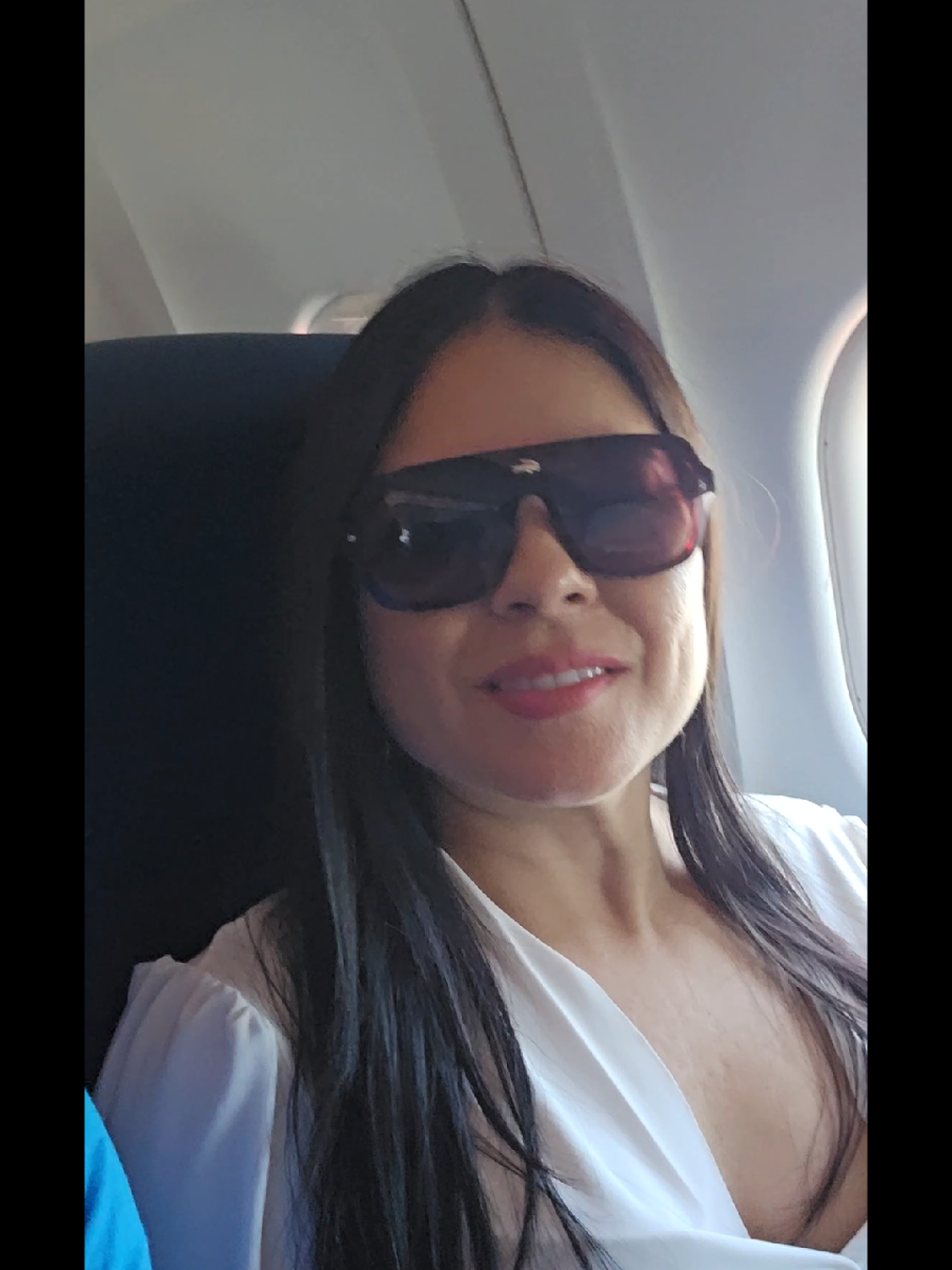 @DIANEY HOYOS  CANTANTE @piiikflor @Danyerli @𝐿𝑖𝑛𝑎♡ @Jorgepabuenaoficial #unmotivo #vallenato #barranquilla #lareinadelacumbia #viraltiktok 