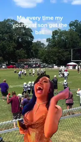I be trying not to scream  so I can record but I be so excited!! Oh and my baby the fastest one on his team 💪🏾 #footballmom #football #Meme #MemeCut 