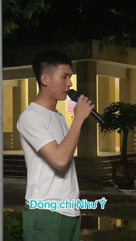 Ông cháu Như Ý hát hay.