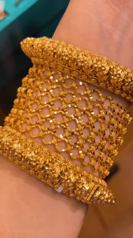 Gold and diamond jewellery Specialist Royal Dubai Jewellers 7146 airport road Mississauga Contact us on WhatsApp 9056761212/ 9056769300 #goldjewellery#22kgoldjewellery 