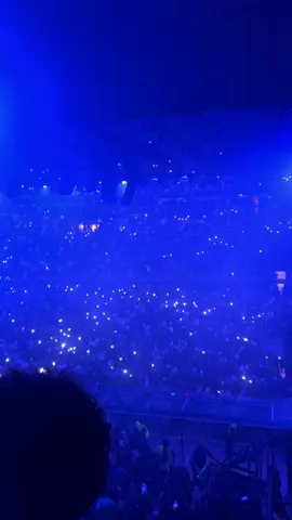 Milan vibing to Lil Uzi before Drake’s concert #drake #liluzivert #20min #concert #milan 
