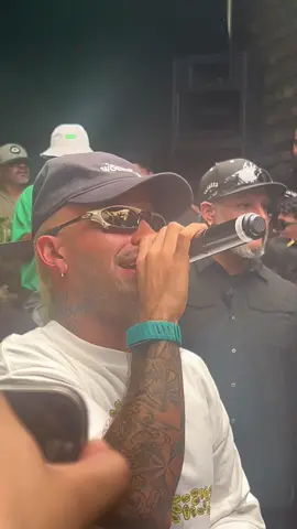 El final de una canción no puede doler tanto….                                           El hpta final: 💚💚💚💚💚💚💚💚💚#caferxxo @Feid #ferxxo 