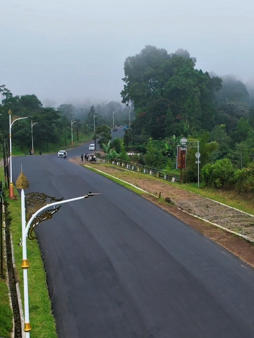Ada yang baru di jalur ciater - tangkuban perahu lampu lampunya bagus #Kdm #dedimulyadi #jabaristimewa 