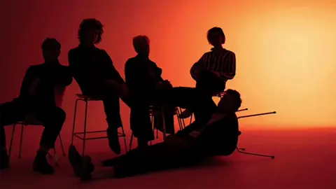 20:41 ainda sem acreditar que eles voltaram (sei que n e nada confirmadoo, mas n minha cabeça eles voltaram)::#fyyyyyyyyyyyyyyyy #lyrics_songs #lyricsvideo #lyric #theneighbourhood 