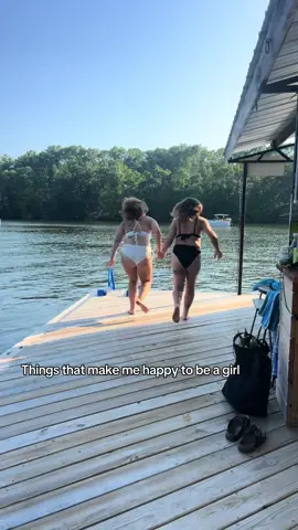 There’s some things in life that give us women so much joy, that a man will never experience. Thank God I’m a girl. 😇😂 #lifeasagirl #MomsofTikTok #purejoy #romanticizeyourlife #friendship 
