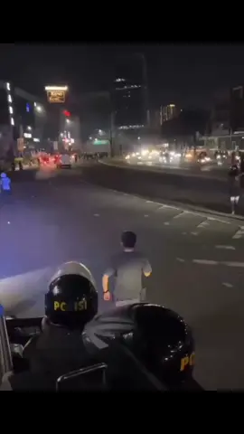 PERUSUH DI SUMARECON BEKASI DI TEMBAKI POLISI