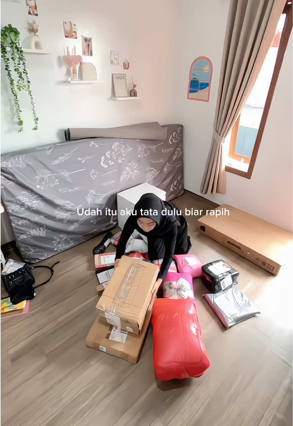 Pulang ke kost lebih awal karena paket udah numpuk 👀📦#anakkost #paket #room #dailyvlog 