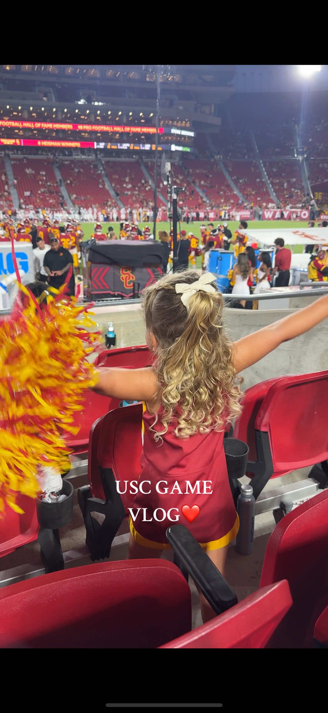 Such a fun game!! Quincy was living her best life!!!🥰❤️✨ #CollegeFootball #uscfootball 