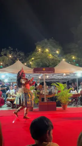 #Walk street #ផ្លូវថ្មើរជើងចតុមុខ ស្លាញ់អូនទៅកុំគិតយូរ 🤣🤣