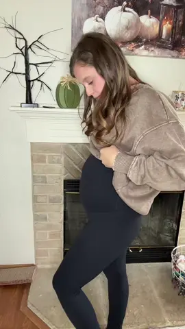 Super high waste maternity leggings #maternityleggins #maternity #maternityfashion #maternityootd #pregnant #pregnanclothes #tiktokshop #fallfashion #winterfashion 