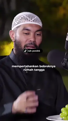 Ketika pasangannya terus2 berbuat maksiat seperti tidak sholat, tidak berjilbab, riba, selingkuh dan mereka tdk ingin bercerai hanya karena urusan dunia, inilah salah satu rumah tangga yang tidak diridhoi oleh Allah karena mereka nikah bukan tujuan mencari ridho Allah #fyp #dakwah #islam 