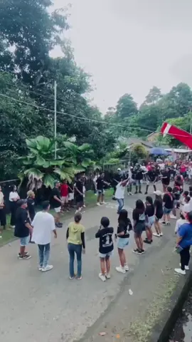 Balenggang pata-pata jilid 2🤣 @Amgpm_Ranlouw @Paduan suara jemaat Airlouw #fyp #foryou #ambon #ambonmanise #ambonpride🏝🔥 