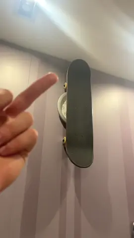 THE REAL ONE? #tuffgng #tuff #skateboard #skate #trickshot 