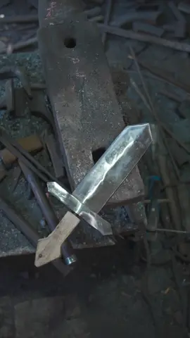 Such a forged sword! What is the difference between gaming and reality in forging swords? #scienceexperiments #sword #foryoupage #LearnOnTikTok #miwuscience #CapCut 