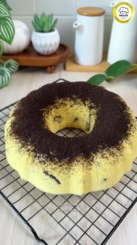 Bolu susi oreo mengembang sempurna cocok untuk cemilan dirumah semua pasti suka😍  All cookware by @idealifeonline  #bolususu #resepkue #idejualan #resepmudah #wandakitchen 