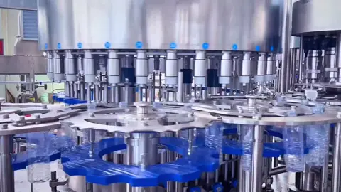 Llenadora y tapadora del agua mineral  Water bottle monobloc 