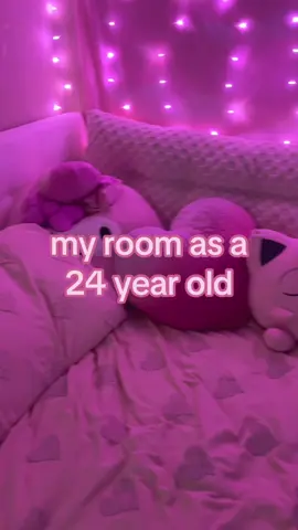 i just like cute pink things 😡 #bedroomtour #GamerGirl #pink #popmart #hellokitty 