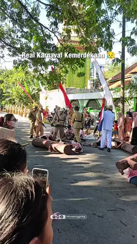 Salah satu peserta karnaval desa Bandung 2025 menampilkan kondisi rakyat Indonesia saat masa penjajahan Belanda. Mari berbagi informasi di wilayah kecamatan Gedeg melalui @infonewonggedeg  Endorse / Kerjasama DM #gedeg #gedegmojokerto #karnaval  #hutri80 #karnavalkemerdekaan   
