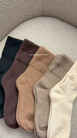 they’re the perfect colors for fall 😍 #fallsocks #socks #fallfashion #musthaves #fallaesthetic #tiktokshop #tiktokshopfinds 