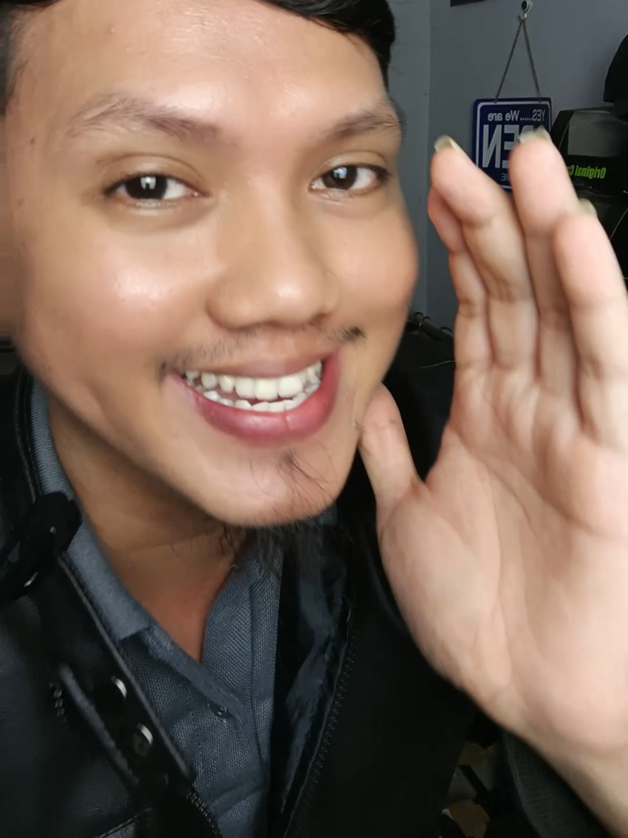 Membalas @bagiobumbing0 Jaket kulit ariel jadi model jaket nya seperti yang pernah di pakai ariel dan bahan nya tergolong kulit sintetis jenisnya semi kulit ferari yang lembut tidak kaku sehingga tidak mudah pecah atau mengelupas.  #jaketkulitpria #jaketkulitmurah #jaketkulitantiair #jaketkulitmotor 