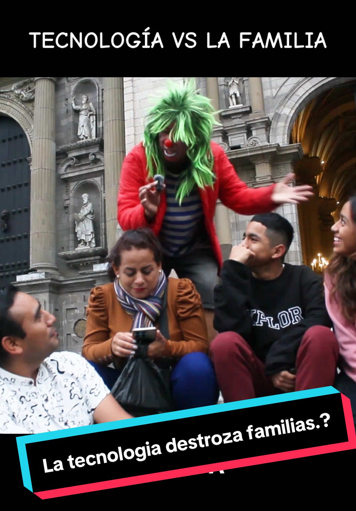 TECNOLOGÍA VS LA FAMILIA   Hoy en día la tecnología a arrasado con las familias, solo algunos se resisten a esos cambios y conservar la formación, amor, valores y respeto en la familia, tú qué opinas..? #viral  #payasoloco #comedia #humor #tiktokusa #peruanosenusa🇺🇸🇵🇪 