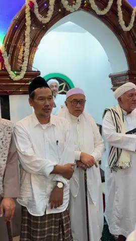 Maulid dalam rangka haul KH.abdul Hamid bin Abdullah Umar yang ke 44 🤍 #maulid  #gusbaha #masukberanda #habibtaufiqassegaf #haul 