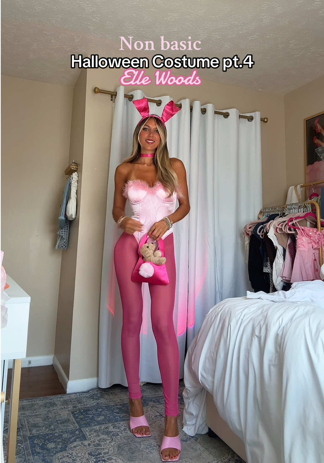 Legally blonde is one of my fav moviesss #halloweencostume #halloweencostumeinspo #nonbasichalloweencostumes #legallyblonde #ellewoods 