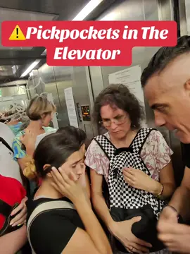 ⛔️⚠️Pickpockets in The Elevator #Rome #Metro #elevator #pickpockets_Rome #Pickpocketing 
