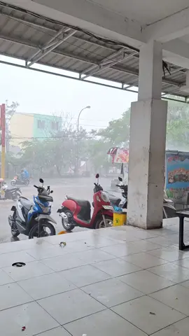 hujan deras #batam #hujanderas🌧🌩🌩🌩🌨 #padahariini 