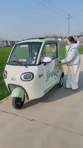 #ElectricTricycle #olympicgames #ebike #ecotravel #fentysuperbrandday #dccharging 