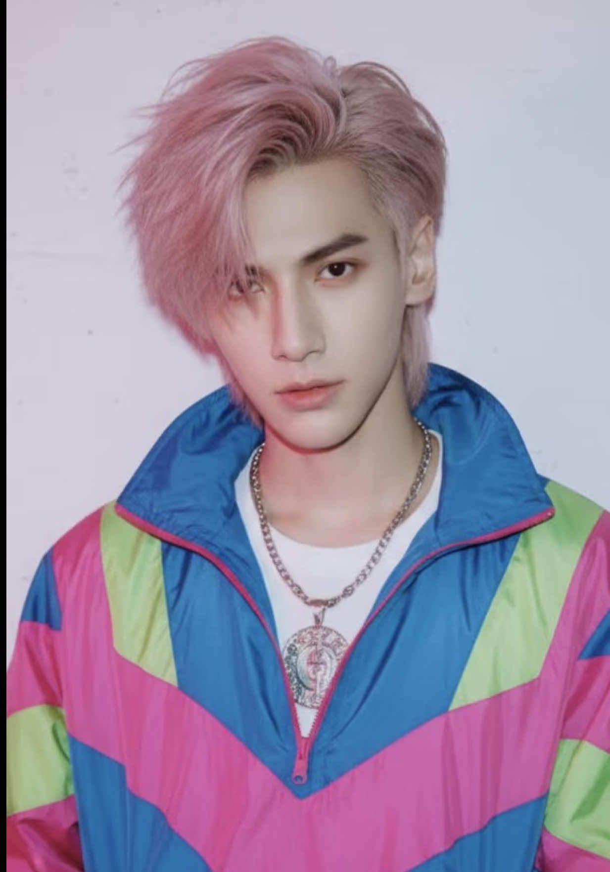 Xixi with pink hair is also cute.🩷 #หลัวอวิ๋นซี #หลัวหยุนซี #หลัวที่ดีคือหลัวอวิ๋นซี #LuoYunxi #罗云熙 Cr.on pic シ