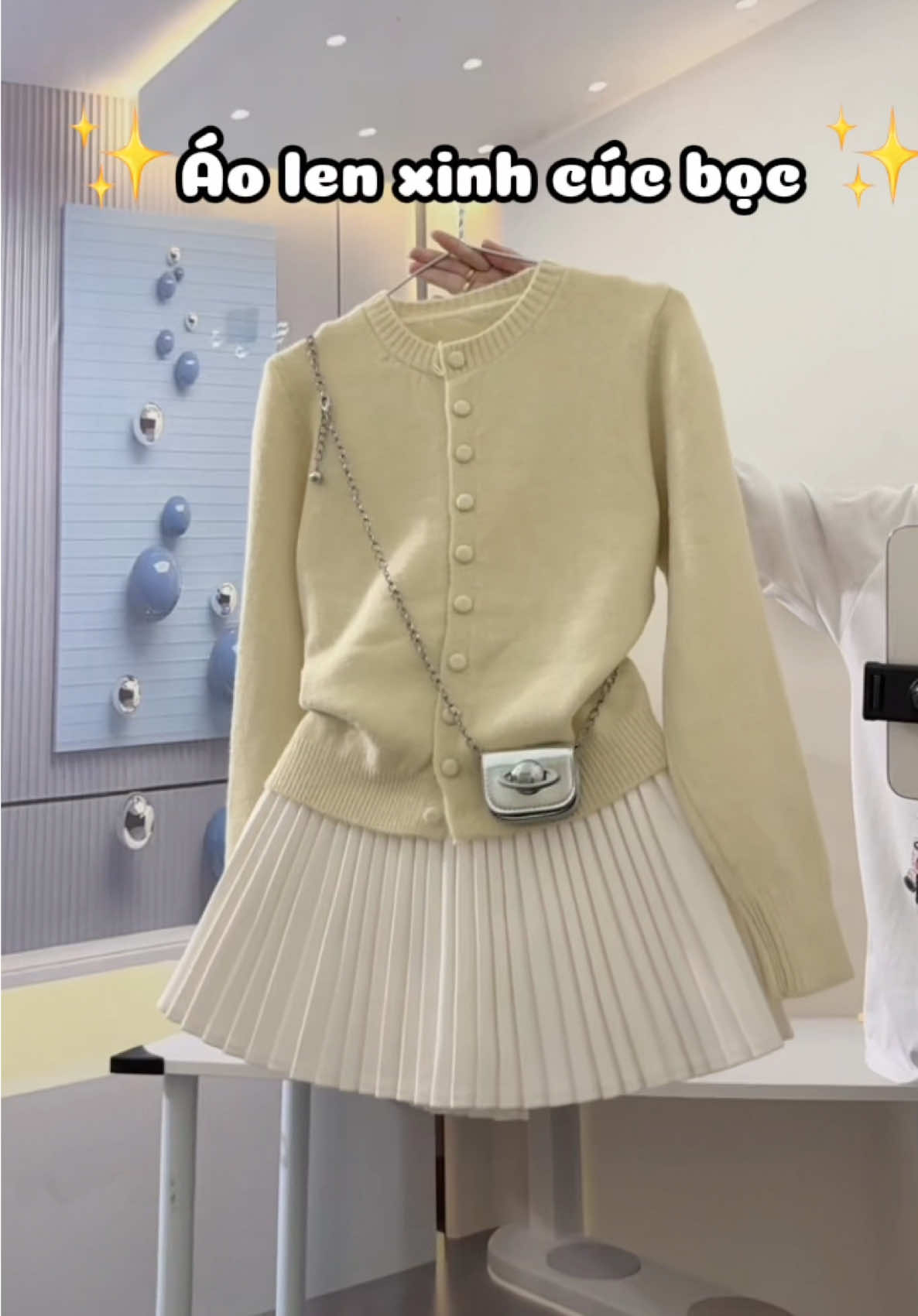 Áo len cúc bọc chất len lông thỏ mềm dày dặn #moingaymotoutfit #xuhuong #rials #aolennu #aolen 