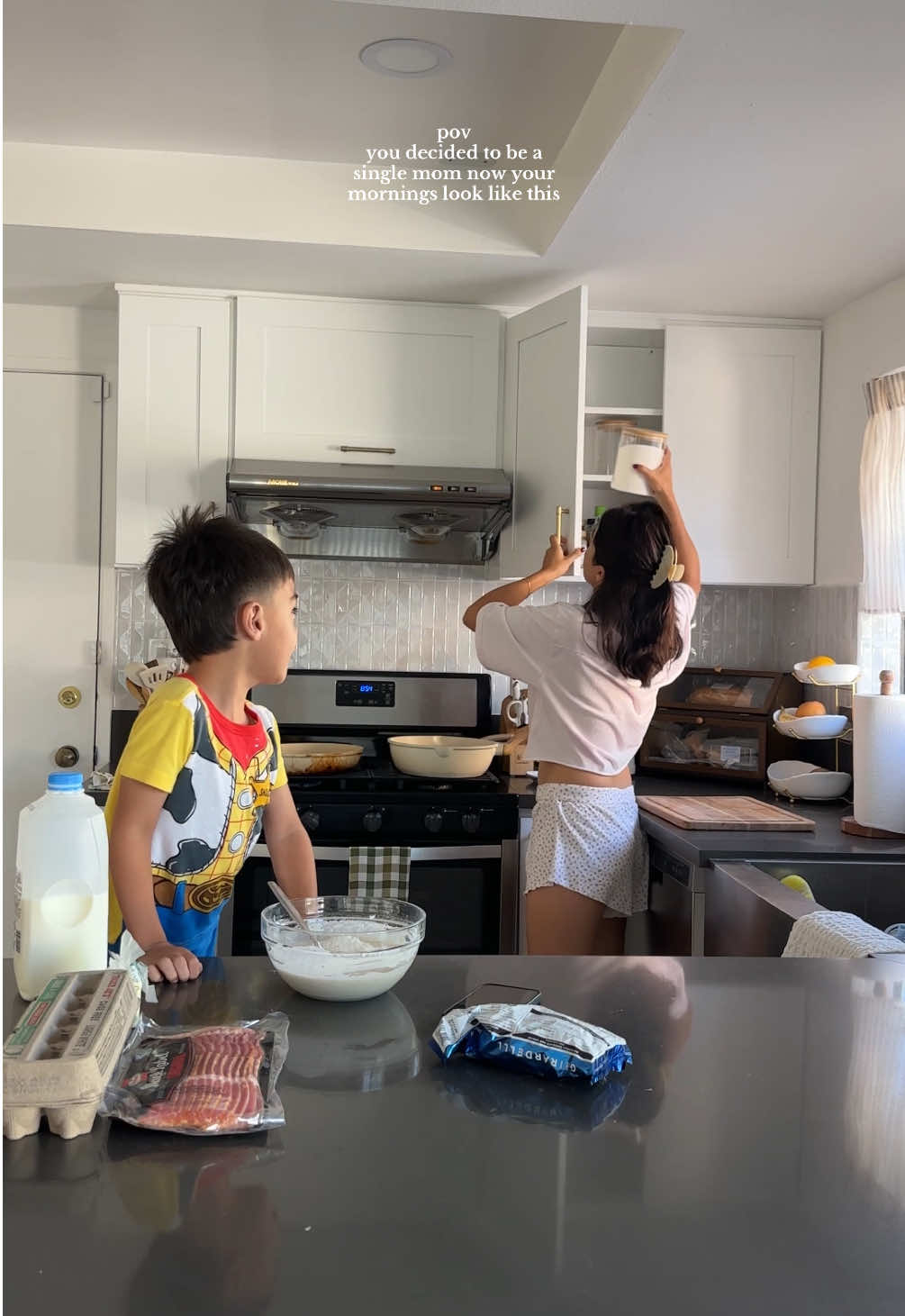 I know this phase isn’t forever so for now we enjoy the little moments 🥹🤍🌼🍓☕️ #fyp #morning #singlemom #toddlermom #trending 