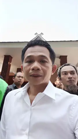 om Zein lepas perwakilan ojol Purwakarta untuk bela sungkawa dan  mengantar santunan dari ojol Purwakarta pada keluarga almarhum Affan ojol....alpatihah#omzeinbupatiaing #omzein #saepulbahribinzein #omzeinjagoandedimulyadi #omzeinbupatipurwakarta 